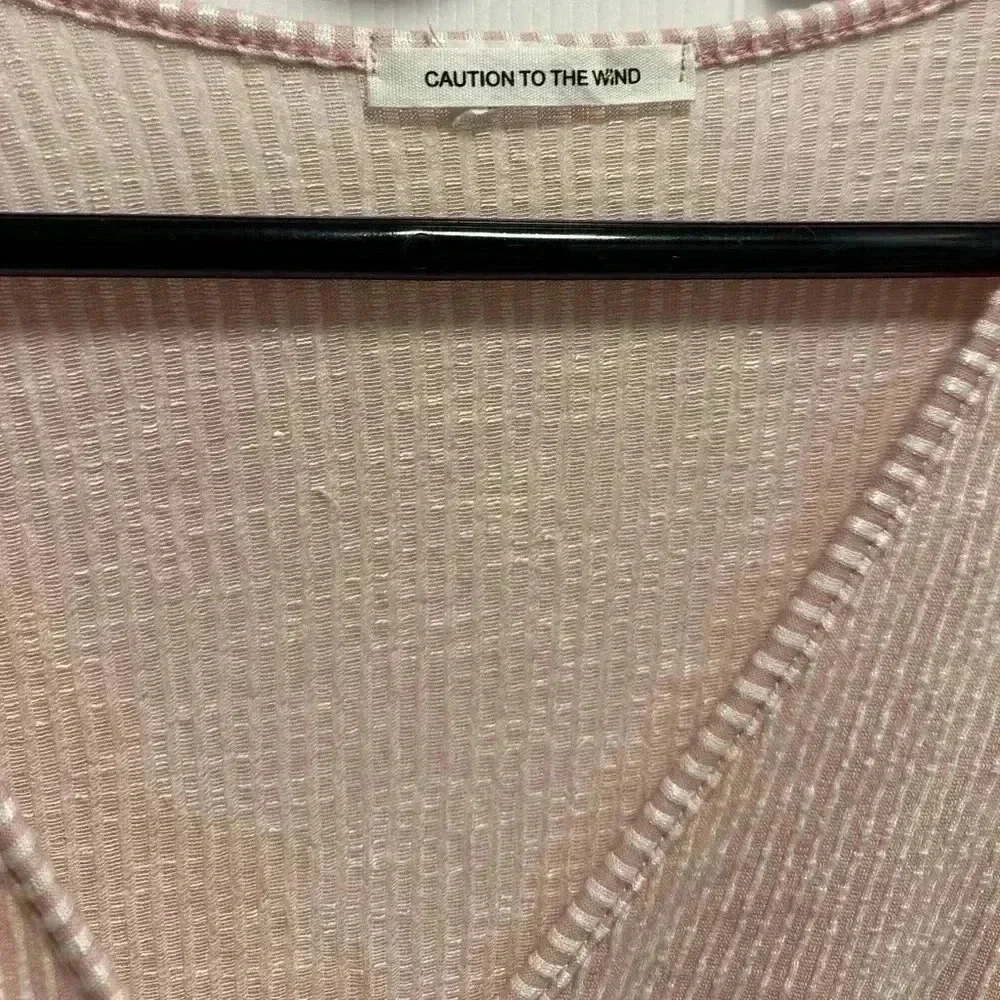 Caution to the wind pink and cream v neck blouse top - Picture 3 of 3